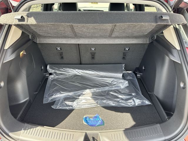 Buick Encore GX Vehicle Full-screen Gallery Image 22