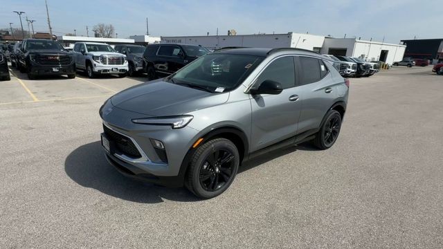 Buick Encore GX Vehicle Full-screen Gallery Image 04