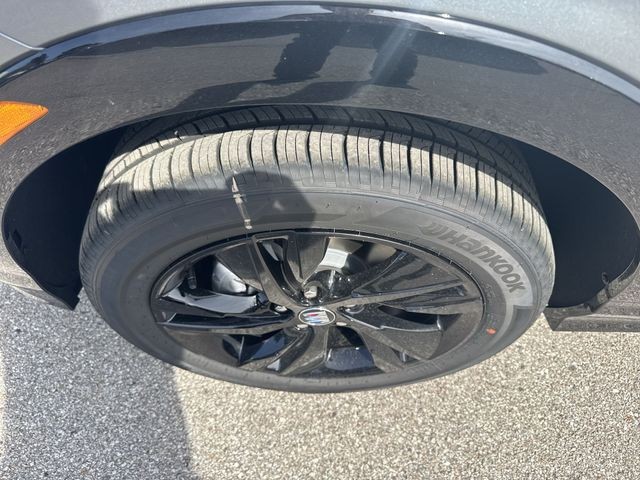 Buick Encore GX Vehicle Full-screen Gallery Image 10