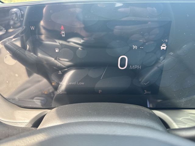 Buick Encore GX Vehicle Full-screen Gallery Image 15