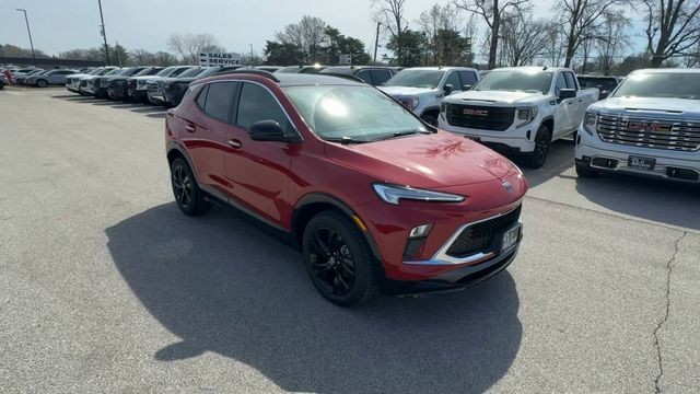 Buick Encore GX Vehicle Full-screen Gallery Image 02