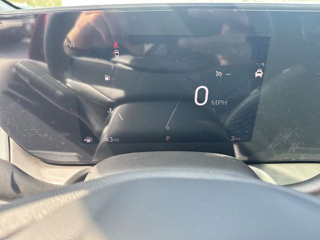 Buick Encore GX Vehicle Full-screen Gallery Image 15