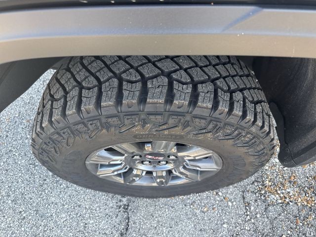 GMC Sierra 1500 Vehicle Full-screen Gallery Image 10