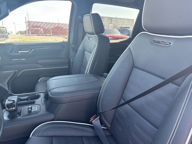 GMC Sierra 1500 Vehicle Full-screen Gallery Image 11