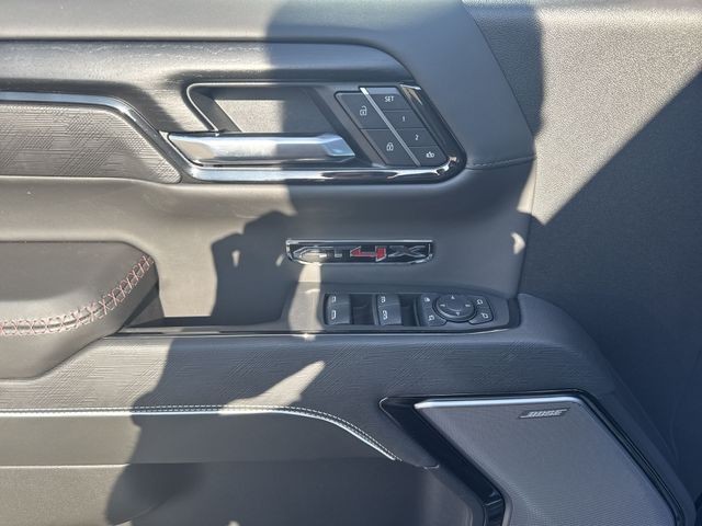 GMC Sierra 1500 Vehicle Full-screen Gallery Image 13