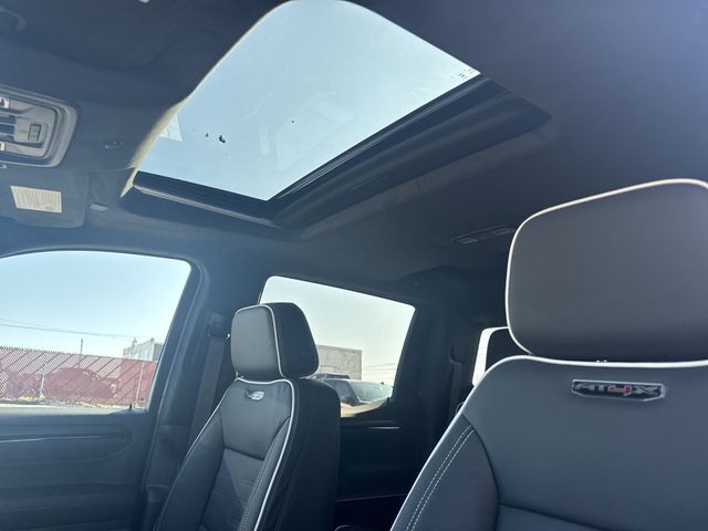 GMC Sierra 1500 Vehicle Full-screen Gallery Image 22