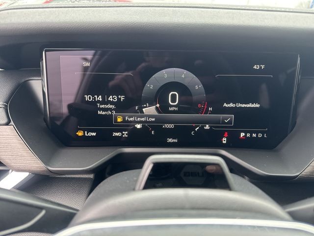 GMC Acadia Vehicle Full-screen Gallery Image 15