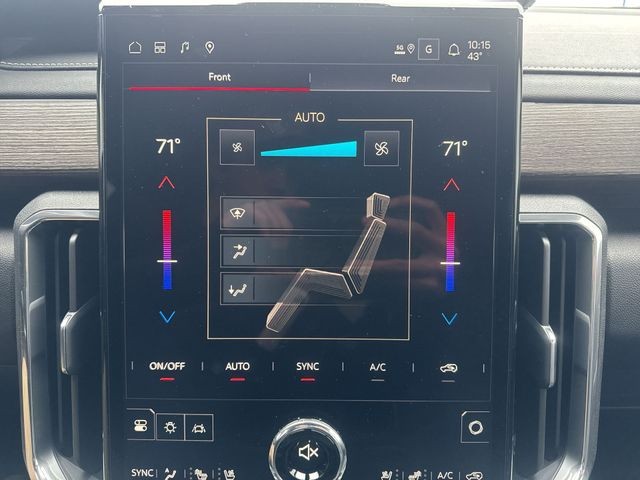 GMC Acadia Vehicle Full-screen Gallery Image 19