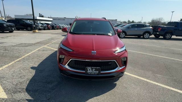 Buick Encore GX Vehicle Full-screen Gallery Image 03