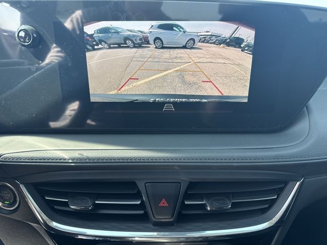 Buick Encore GX Vehicle Full-screen Gallery Image 17