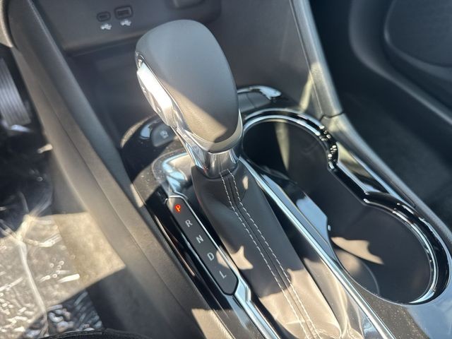 Buick Encore GX Vehicle Full-screen Gallery Image 19