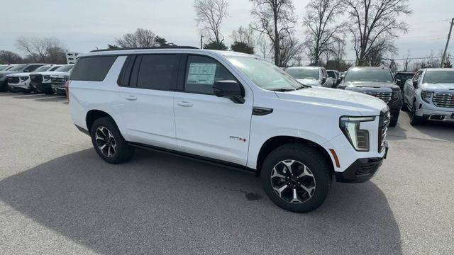 GMC Yukon XL Vehicle Full-screen Gallery Image 02