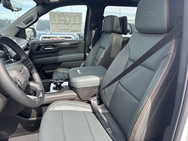 GMC Yukon XL Vehicle Full-screen Gallery Image 11