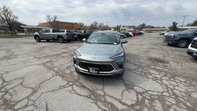 Buick Encore GX Vehicle Full-screen Gallery Image 03