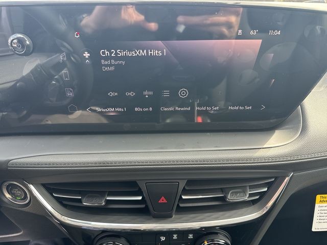 Buick Encore GX Vehicle Full-screen Gallery Image 16