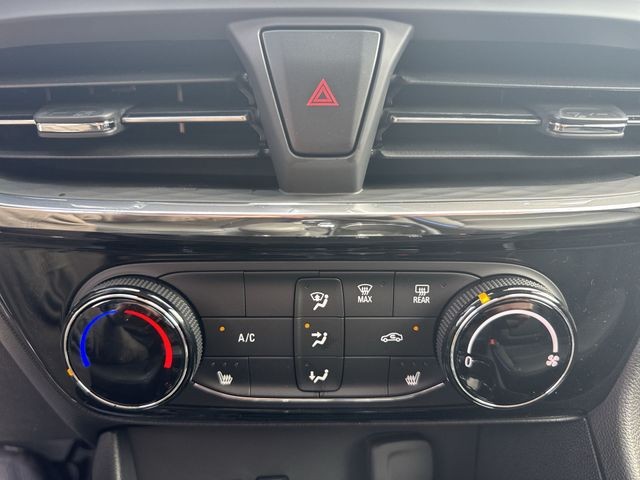 Buick Encore GX Vehicle Full-screen Gallery Image 18