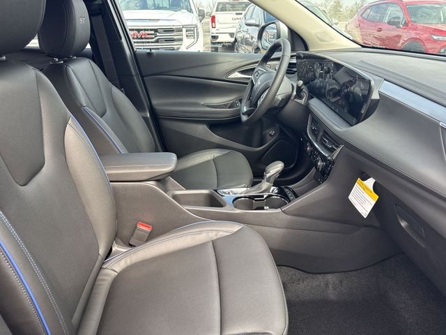 Buick Encore GX Vehicle Full-screen Gallery Image 24