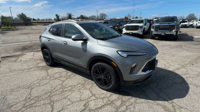 Buick Encore GX Vehicle Full-screen Gallery Image 02