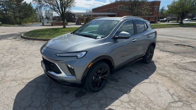 Buick Encore GX Vehicle Full-screen Gallery Image 04