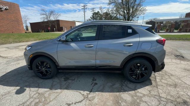 Buick Encore GX Vehicle Full-screen Gallery Image 05