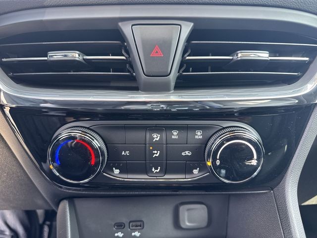 Buick Encore GX Vehicle Full-screen Gallery Image 18