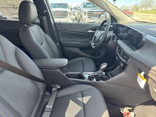 Buick Encore GX Vehicle Full-screen Gallery Image 24