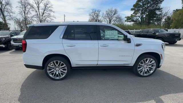 GMC Yukon Vehicle Full-screen Gallery Image 09