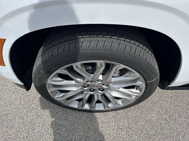 GMC Yukon Vehicle Full-screen Gallery Image 10