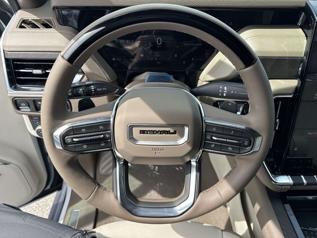 GMC Yukon Vehicle Full-screen Gallery Image 14