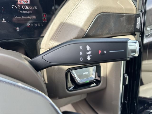 GMC Yukon Vehicle Full-screen Gallery Image 20