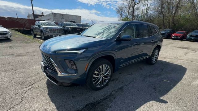Buick Enclave Vehicle Full-screen Gallery Image 04
