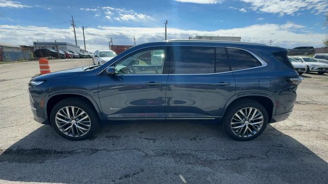 Buick Enclave Vehicle Full-screen Gallery Image 05