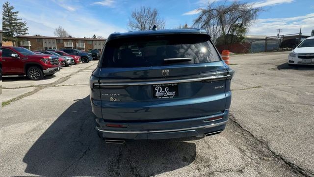 Buick Enclave Vehicle Full-screen Gallery Image 07