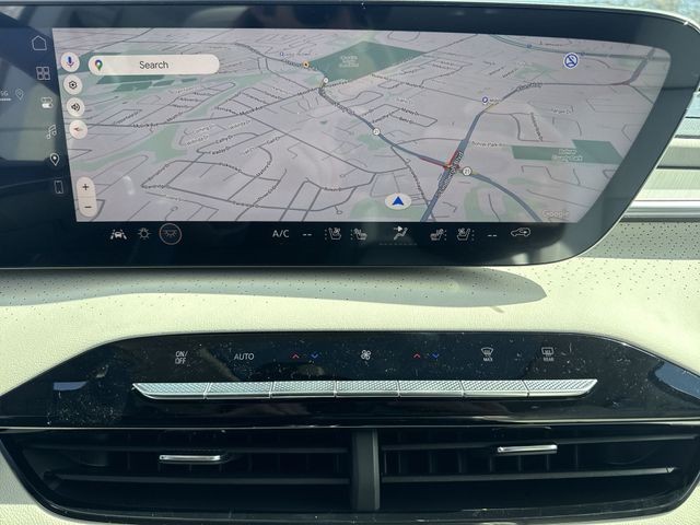 Buick Enclave Vehicle Full-screen Gallery Image 18