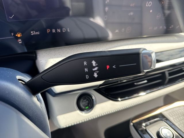 Buick Enclave Vehicle Full-screen Gallery Image 20