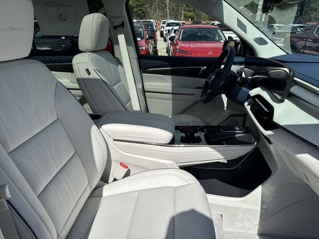 Buick Enclave Vehicle Full-screen Gallery Image 26