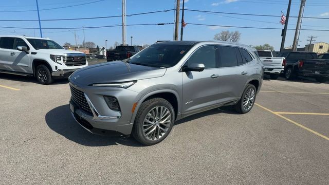 Buick Enclave Vehicle Full-screen Gallery Image 04