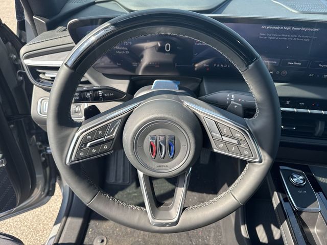 Buick Enclave Vehicle Full-screen Gallery Image 14