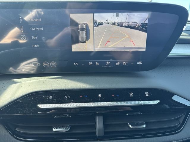 Buick Enclave Vehicle Full-screen Gallery Image 17