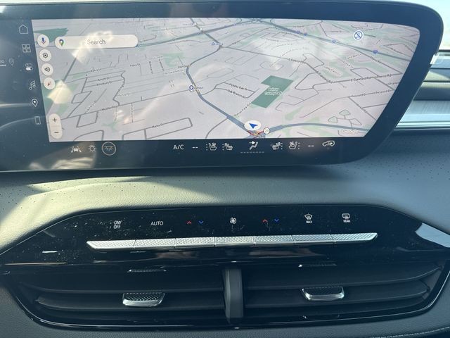 Buick Enclave Vehicle Full-screen Gallery Image 18