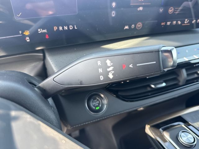 Buick Enclave Vehicle Full-screen Gallery Image 20