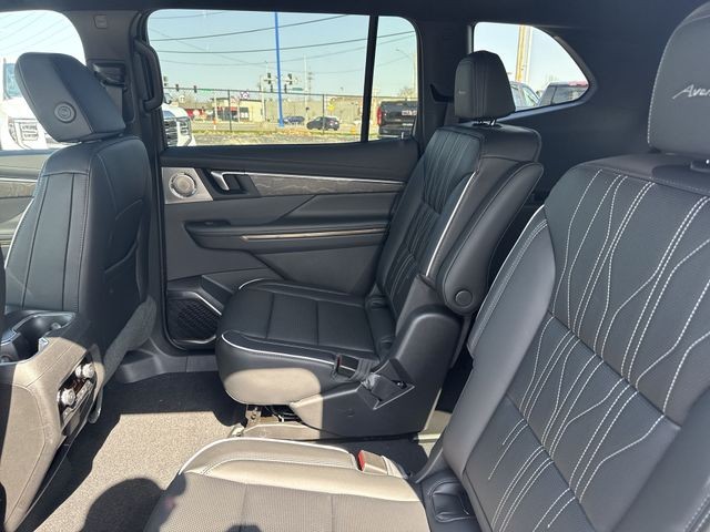 Buick Enclave Vehicle Full-screen Gallery Image 23