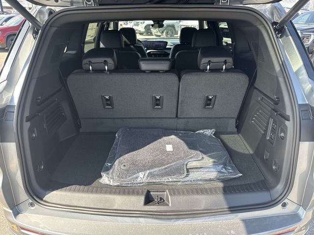 Buick Enclave Vehicle Full-screen Gallery Image 25