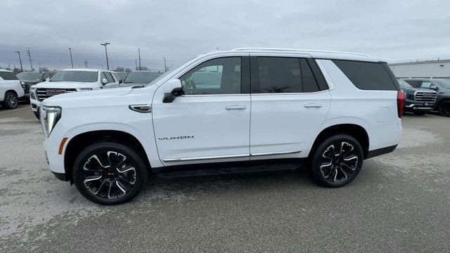 GMC Yukon Vehicle Full-screen Gallery Image 05