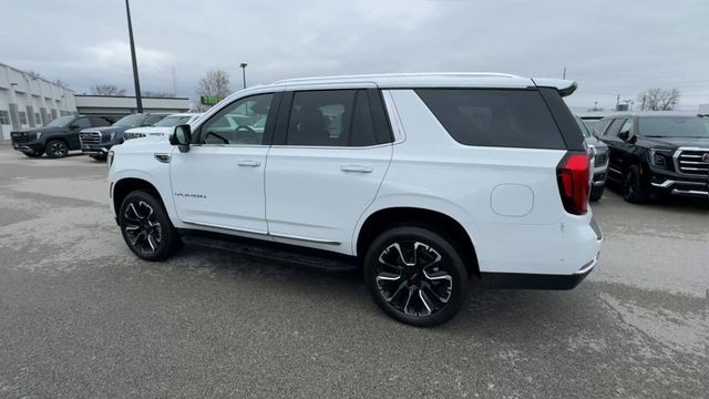 GMC Yukon Vehicle Full-screen Gallery Image 06