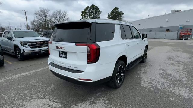 GMC Yukon Vehicle Full-screen Gallery Image 08