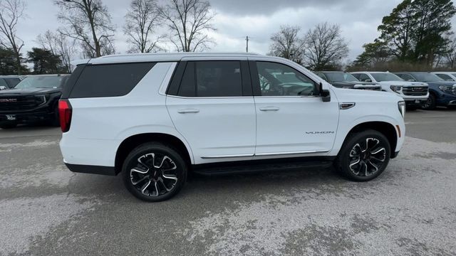 GMC Yukon Vehicle Full-screen Gallery Image 09