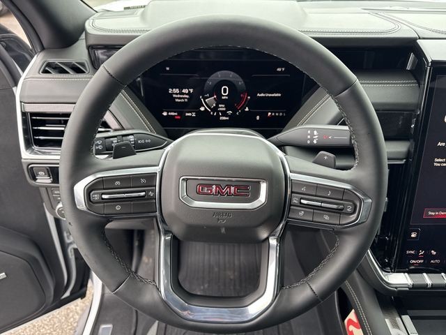 GMC Yukon Vehicle Full-screen Gallery Image 14