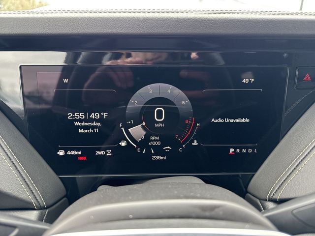 GMC Yukon Vehicle Full-screen Gallery Image 15