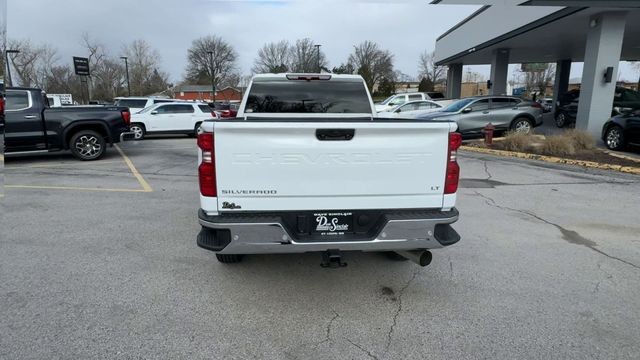 Chevrolet Silverado 2500HD Vehicle Full-screen Gallery Image 09